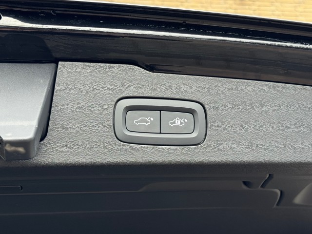 VOLVO V60 2.0 T6 PLUG-IN HYBRID AWD CORE BRIGHT NL-AUTO/1EIG./68.000KM! , Autobedrijf Gert van Keulen, Bathmen