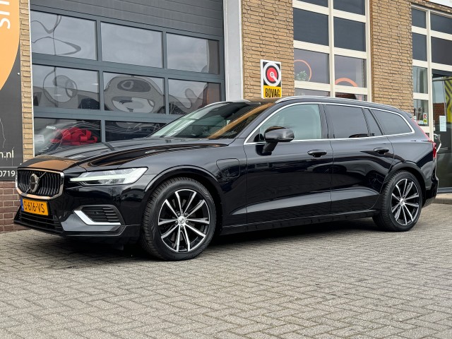 VOLVO V60 2.0 T6 PLUG-IN HYBRID AWD CORE BRIGHT NL-AUTO/1EIG./68.000KM! , Autobedrijf Gert van Keulen, Bathmen