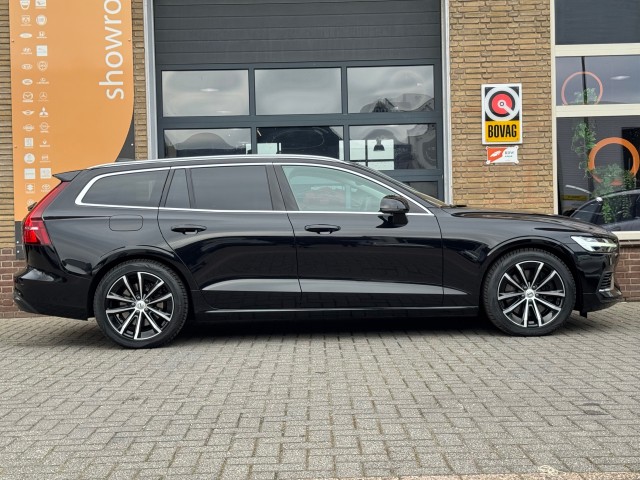 VOLVO V60 2.0 T6 PLUG-IN HYBRID AWD CORE BRIGHT NL-AUTO/1EIG./68.000KM! , Autobedrijf Gert van Keulen, Bathmen