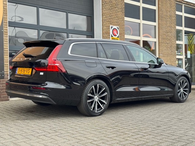 VOLVO V60 2.0 T6 PLUG-IN HYBRID AWD CORE BRIGHT NL-AUTO/1EIG./68.000KM! , Autobedrijf Gert van Keulen, Bathmen
