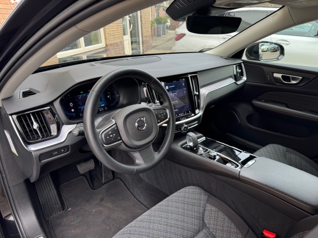 VOLVO V60 2.0 T6 PLUG-IN HYBRID AWD CORE BRIGHT NL-AUTO/1EIG./68.000KM! , Autobedrijf Gert van Keulen, Bathmen