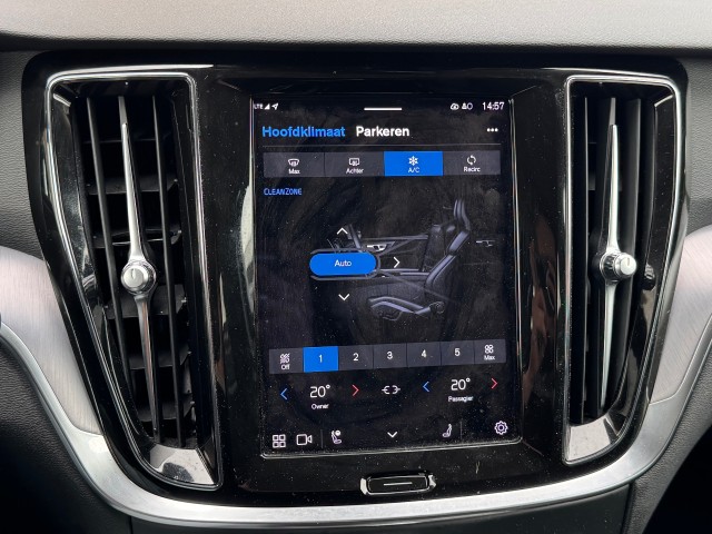 VOLVO V60 2.0 T6 PLUG-IN HYBRID AWD CORE BRIGHT NL-AUTO/1EIG./68.000KM! , Autobedrijf Gert van Keulen, Bathmen