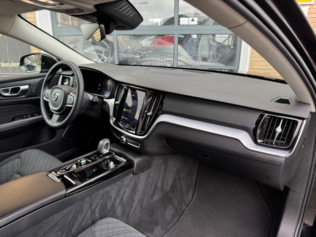VOLVO V60 2.0 T6 PLUG-IN HYBRID AWD CORE BRIGHT NL-AUTO/1EIG./68.000KM! , Autobedrijf Gert van Keulen, Bathmen