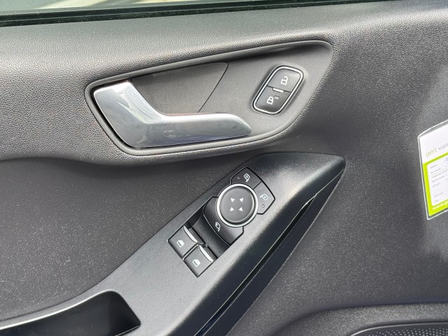 FORD FIESTA 1.1 TREND ULTIMATE 5-DEURS/LMV/CRUISE/CARPLAY/NL-AUTO/39.000 KM! , Autobedrijf Gert van Keulen, Bathmen
