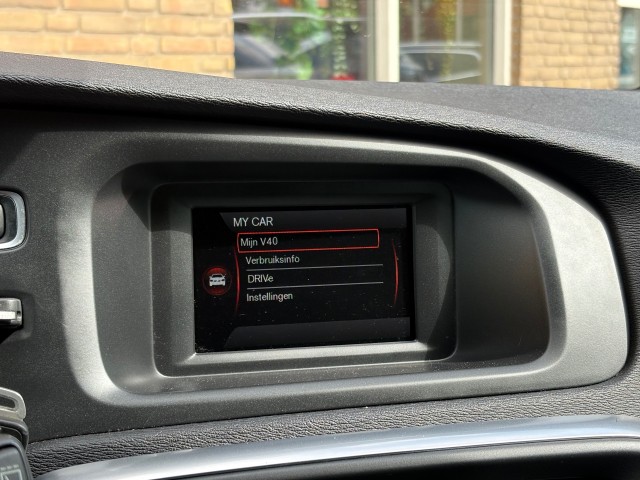 VOLVO V40 1.6 T2 MOMENTUM NAVI/LMV, Autobedrijf Gert van Keulen, Bathmen
