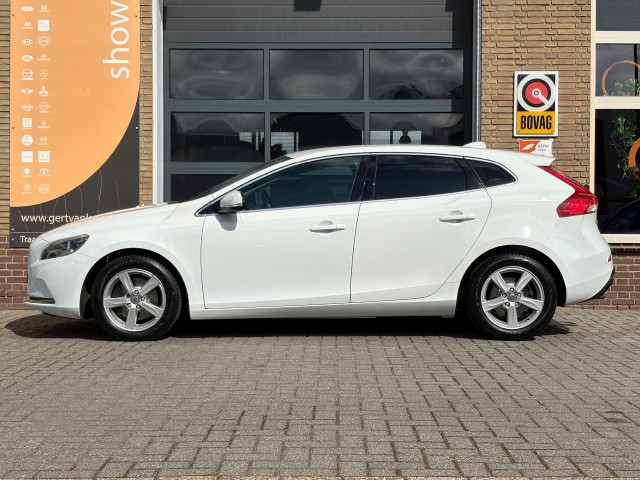 VOLVO V40 1.6 T2 MOMENTUM NAVI/LMV, Autobedrijf Gert van Keulen, Bathmen