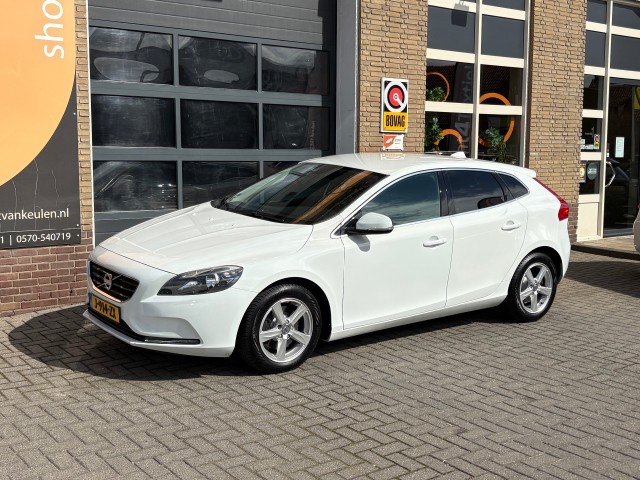 VOLVO V40 1.6 T2 MOMENTUM NAVI/LMV, Autobedrijf Gert van Keulen, Bathmen