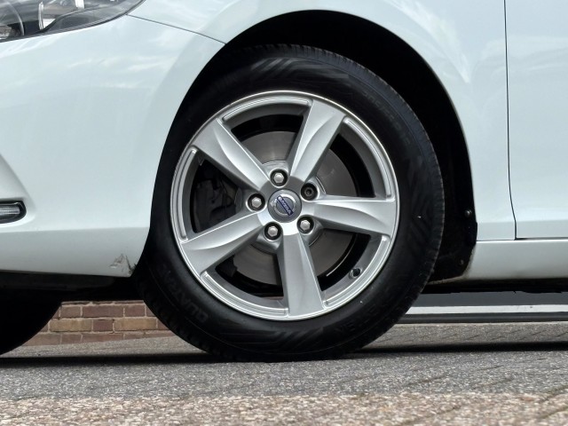 VOLVO V40 1.6 T2 MOMENTUM NAVI/LMV, Autobedrijf Gert van Keulen, Bathmen