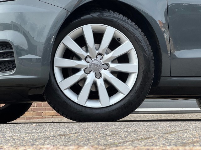 AUDI A1 SPORTBACK 1.0 TFSI PROLINE NAVI/CRUISE/LMV/NL-AUTO , Autobedrijf Gert van Keulen, Bathmen