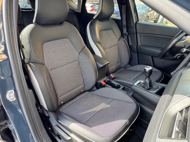 RENAULT CAPTUR 1.0 TCe INTENS LED/2-TONE/CAMERA/CARPLAY/NL-AUTO/1E EIG., Autobedrijf Gert van Keulen, Bathmen