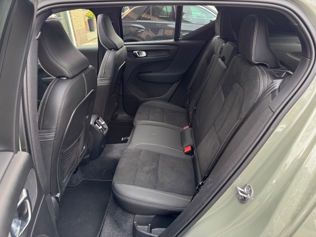 VOLVO XC40 RECHARGE PRO 70KWh PANODAK/2-TONE/LED/CARPLAY/NL-AUTO/1E EIG., Autobedrijf Gert van Keulen, Bathmen