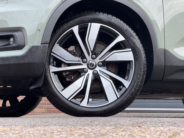 VOLVO XC40 RECHARGE PRO 70KWh PANODAK/2-TONE/LED/CARPLAY/NL-AUTO/1E EIG., Autobedrijf Gert van Keulen, Bathmen