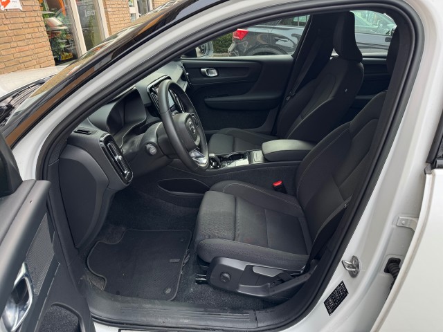 VOLVO XC40 RECHARGE CORE 70 KWh 2-TONE/NL-AUTO/1E EIG. , Autobedrijf Gert van Keulen, Bathmen