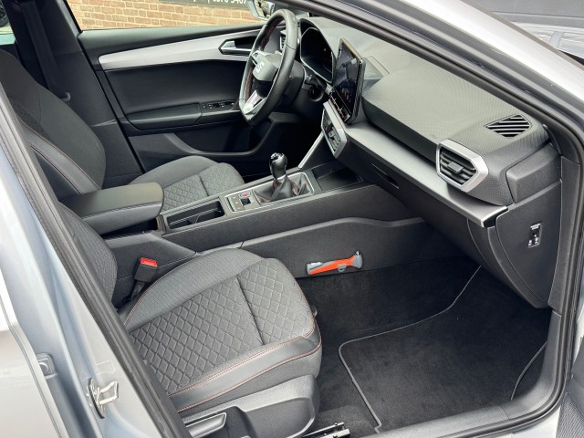 SEAT LEON 1.5 TSI FR BUSINESS INTENSE  FULL OPTIONS!, Autobedrijf Gert van Keulen, Bathmen