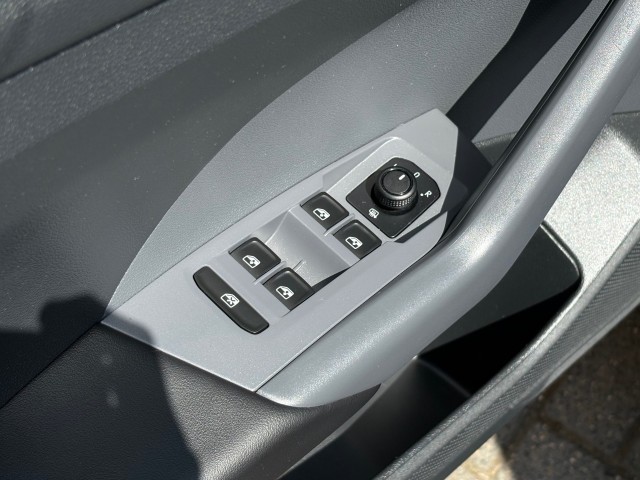 VOLKSWAGEN T-CROSS 1.0 TSI LIFE BUSINESS , Autobedrijf Gert van Keulen, Bathmen