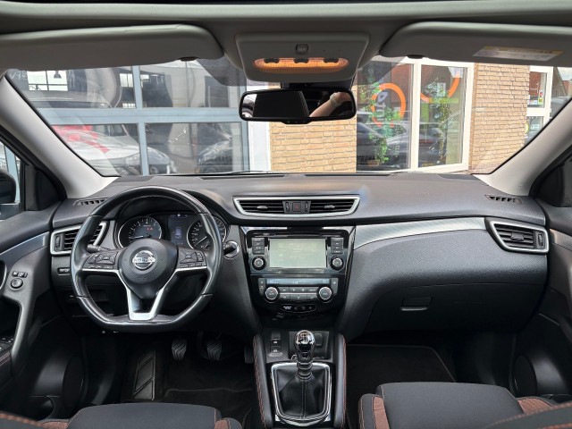 NISSAN QASHQAI 1.3 DIG-T N-MOTION PANO/NAVI, Autobedrijf Gert van Keulen, Bathmen