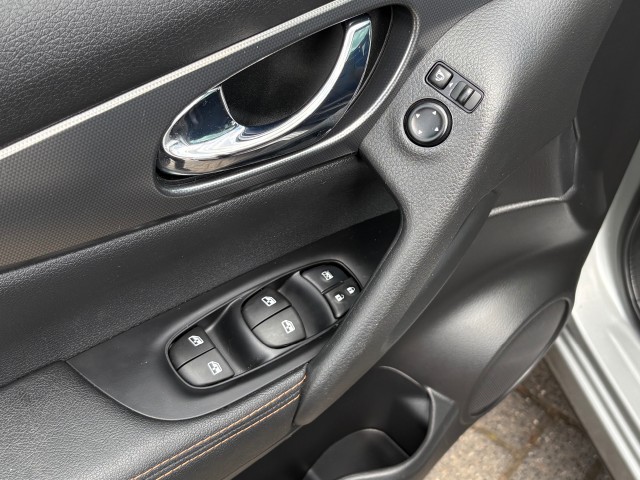 NISSAN QASHQAI 1.3 DIG-T N-MOTION PANO/NAVI, Autobedrijf Gert van Keulen, Bathmen