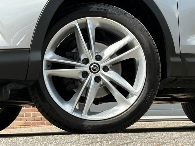 NISSAN QASHQAI 1.3 DIG-T N-MOTION PANO/NAVI, Autobedrijf Gert van Keulen, Bathmen