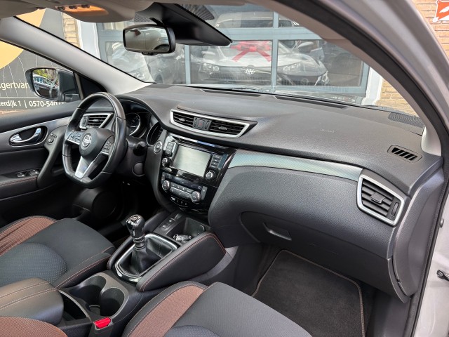 NISSAN QASHQAI 1.3 DIG-T N-MOTION PANO/NAVI, Autobedrijf Gert van Keulen, Bathmen