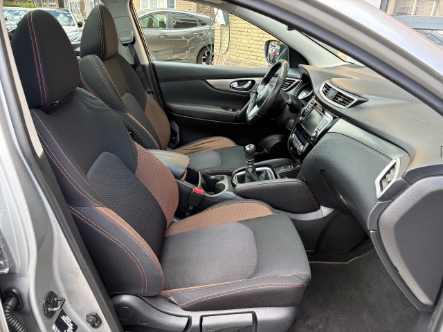 NISSAN QASHQAI 1.3 DIG-T N-MOTION PANO/NAVI, Autobedrijf Gert van Keulen, Bathmen