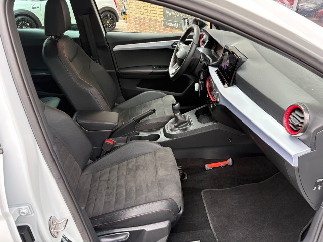 SEAT IBIZA 1.0 ECOTSI FR BUSINESS INTENSE FULL OPTIONS 2023!, Autobedrijf Gert van Keulen, Bathmen