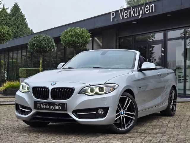 BMW 2-SERIE 218I SPORT I SPORTSTOELEN I LEDER I NAVIGATIE I, Autobedrijf P. Verkuylen, Schijndel