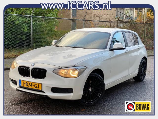 BMW 1-SERIE 118I BUSINESS+ - Navi - 5 deurs - 2012 !!!, Autobedrijf I.C Cars, Wezep