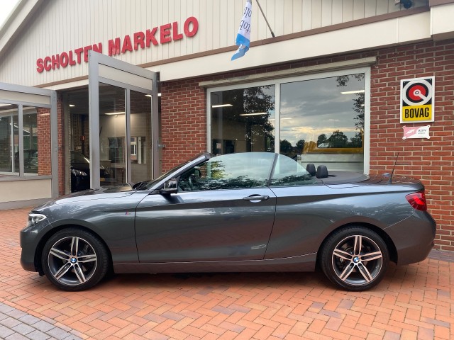 BMW 2-SERIE 220I SPORT NAVi CLIMA CRUISE 184PK, Autobedrijf Scholten Markelo BV, Markelo