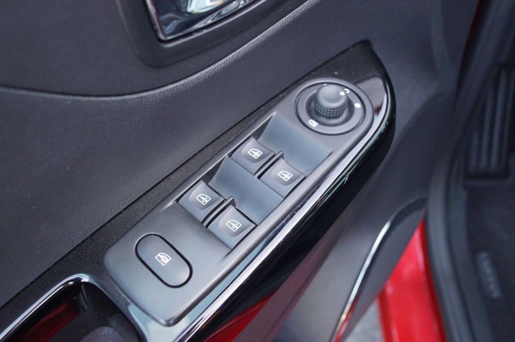 RENAULT, CAPTUR