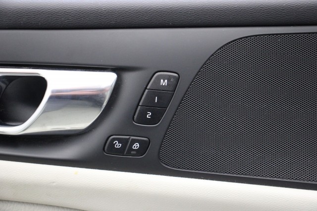 VOLVO V60 2.0 T6 Twin Engine AWD Momentum Pro Automaat, Autobedrijf Zieleman, Nieuwleusen