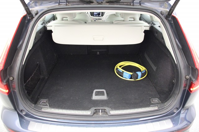 VOLVO V60 2.0 T6 Twin Engine AWD Momentum Pro Automaat, Autobedrijf Zieleman, Nieuwleusen