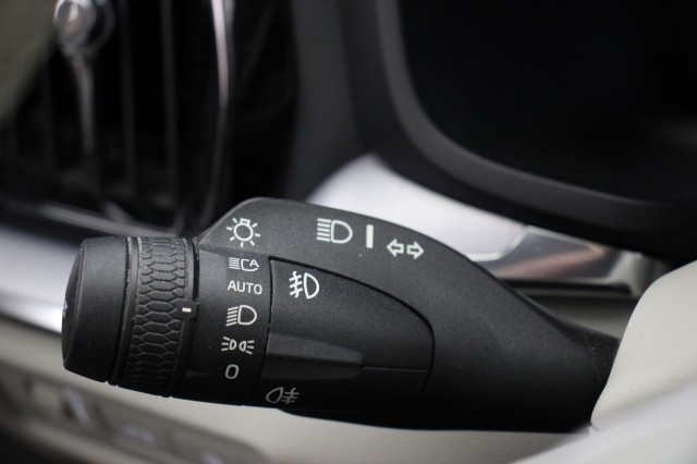 VOLVO V60 2.0 T6 Twin Engine AWD Momentum Pro Automaat, Autobedrijf Zieleman, Nieuwleusen