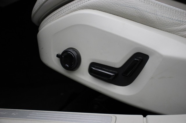 VOLVO V60 2.0 T6 Twin Engine AWD Momentum Pro Automaat, Autobedrijf Zieleman, Nieuwleusen