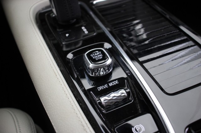 VOLVO V60 2.0 T6 Twin Engine AWD Momentum Pro Automaat, Autobedrijf Zieleman, Nieuwleusen