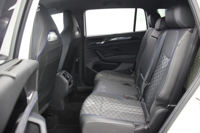 VOLKSWAGEN TAYRON 1.5 eTSI R-Line Edition 7 Persoons Automaat - , Autobedrijf Zieleman, Nieuwleusen