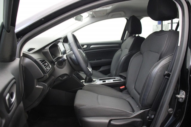 RENAULT MEGANE Estate 1.3 TCe 140 PK Equilibre - Carplay, Digitaal Cockpit, Clima, Cruise, Autobedrijf Zieleman, Nieuwleusen