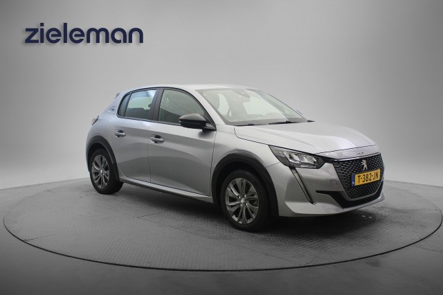 Peugeot E-208 - Active Pack 50 kWh - Carplay, Cruise, Navi, Stoelverw. SOH 97,8%