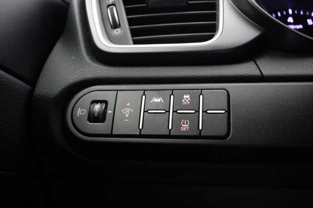 KIA CEED Sportswagen 1.0 T-GDi MHEV DynamicLine Automaat - Carplay, Navi, Cruise, Clima, Camera, Autobedrijf Zieleman, Nieuwleus