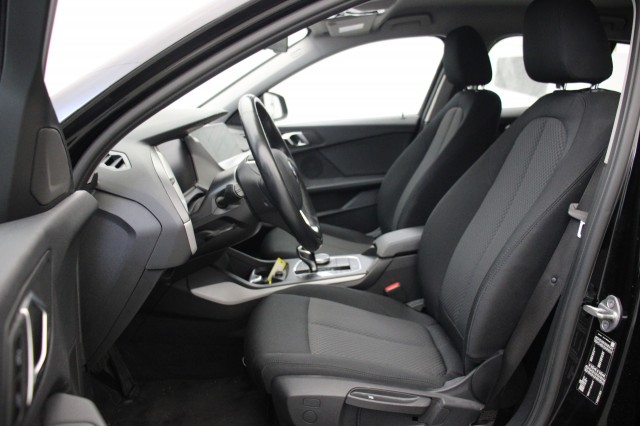 BMW 1-SERIE 116d Business Edition Automaat - Navi, Trekhaak afn. , Autobedrijf Zieleman, Nieuwleusen