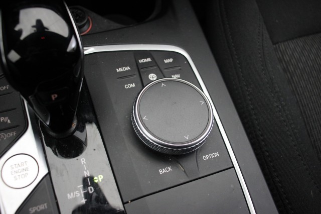 BMW 1-SERIE 116d Business Edition Automaat - Navi, Trekhaak afn. , Autobedrijf Zieleman, Nieuwleusen