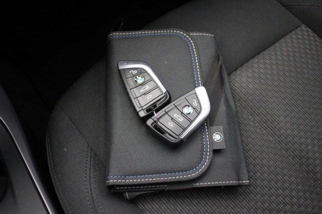 BMW 1-SERIE 116d Business Edition Automaat - Navi, Trekhaak afn. , Autobedrijf Zieleman, Nieuwleusen