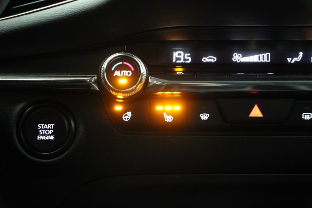 MAZDA 3 2.0 e-SkyActiv-G M Hybrid Comfort - Carplay, Camera, stoelverw., Autobedrijf Zieleman, Nieuwleusen