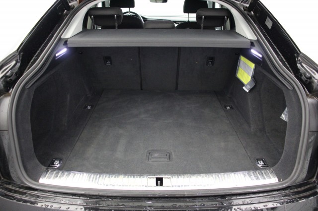 AUDI E-TRON SPORTBACK 55 quattro Business edition 95 kWh Blackline, Autobedrijf Zieleman, Nieuwleusen