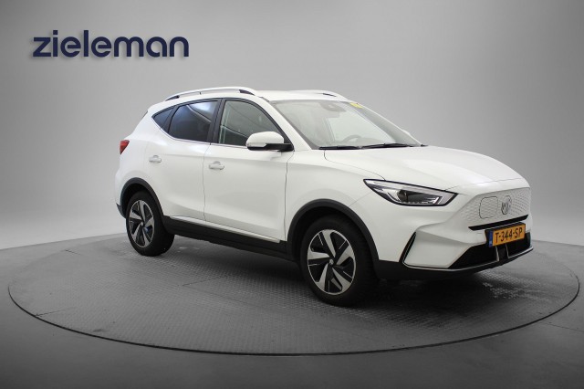 Mg Zs - Long Range Comfort 70 kWh - Carplay, Camera, Trekhaak, Stoelverw. SOH 100%