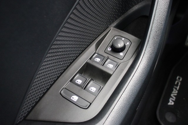 SKODA OCTAVIA 1.0 e-TSI Sport Business Automaat - , Autobedrijf Zieleman, Nieuwleusen