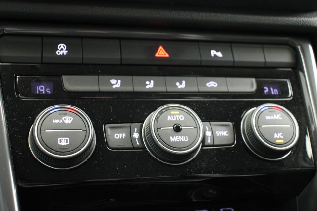 VOLKSWAGEN T-ROC 1.5 TSI Sport - Digitaal Cockpit, Carplay, Cruise, Clima, PDC, Trekhaak, Autobedrijf Zieleman, Nieuwleusen