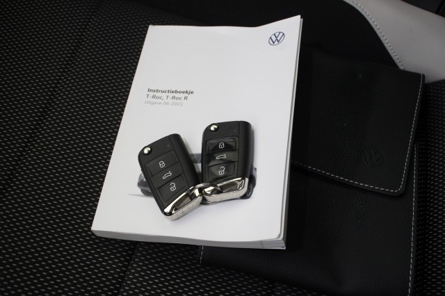 VOLKSWAGEN T-ROC 1.5 TSI Sport - Digitaal Cockpit, Carplay, Cruise, Clima, PDC, Trekhaak, Autobedrijf Zieleman, Nieuwleusen
