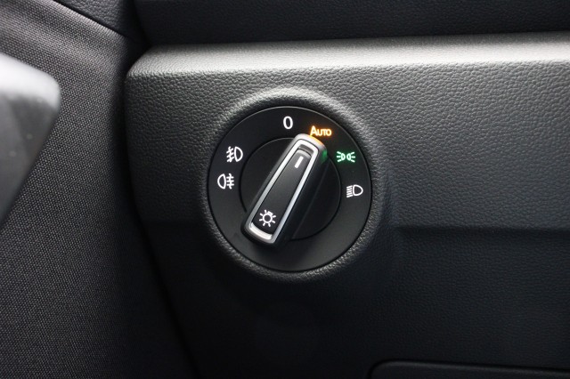 VOLKSWAGEN T-ROC 1.5 TSI Sport - Digitaal Cockpit, Carplay, Cruise, Clima, PDC, Trekhaak, Autobedrijf Zieleman, Nieuwleusen