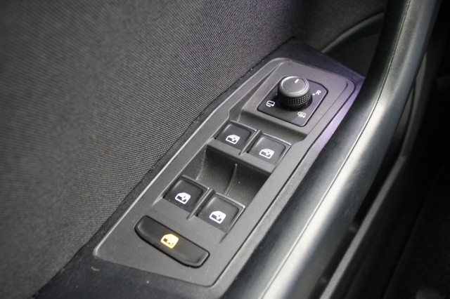 VOLKSWAGEN T-ROC 1.5 TSI Sport - Digitaal Cockpit, Carplay, Cruise, Clima, PDC, Trekhaak, Autobedrijf Zieleman, Nieuwleusen