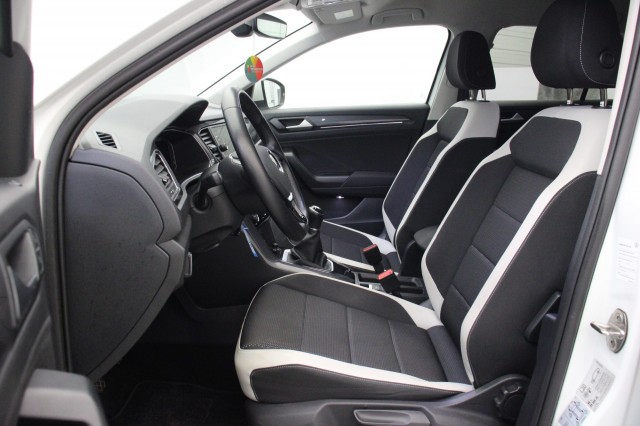 VOLKSWAGEN T-ROC 1.5 TSI Sport - Digitaal Cockpit, Carplay, Cruise, Clima, PDC, Trekhaak, Autobedrijf Zieleman, Nieuwleusen